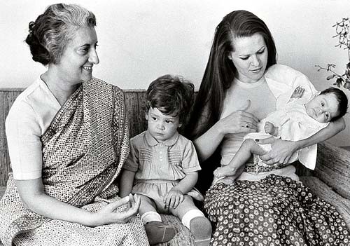 061909035741INDIRA-GANDHI-WITH