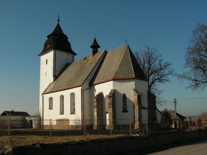 800px-Kostel_Nanebevzet_Panny